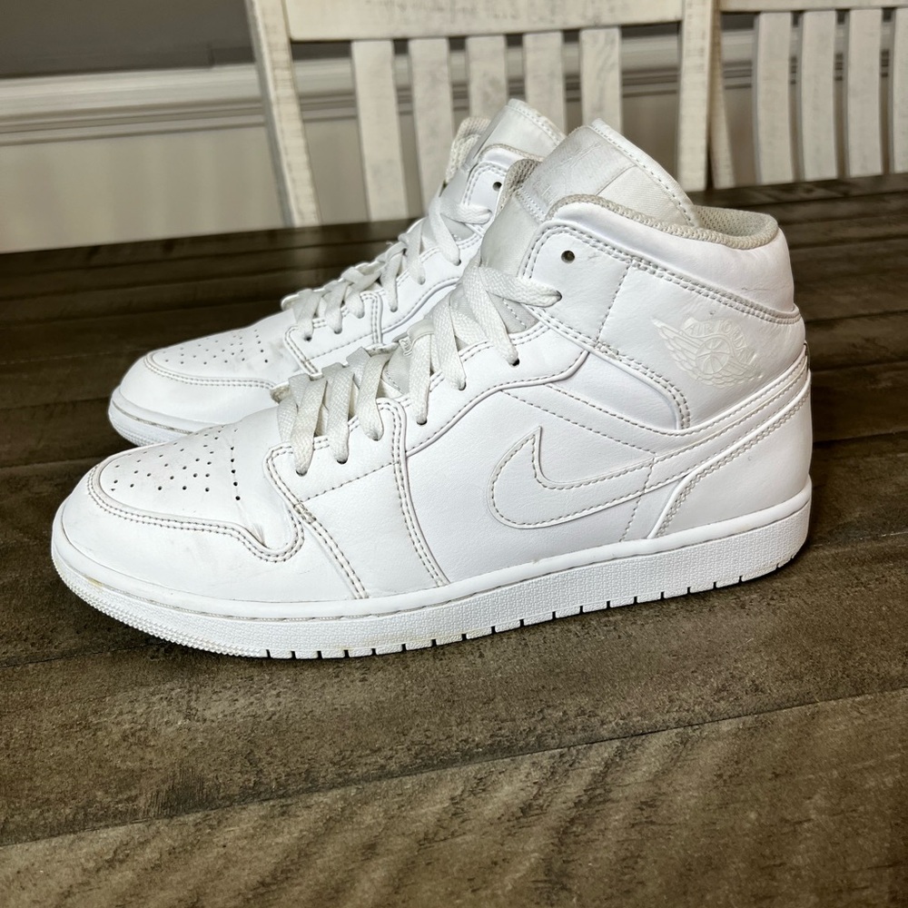 Nike Air Jordan 1 Mid‎ White Sneakers Sz 10.5